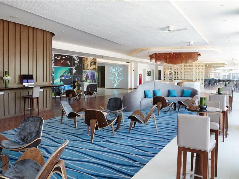 Radisson Hotel Kandy Exterior photo